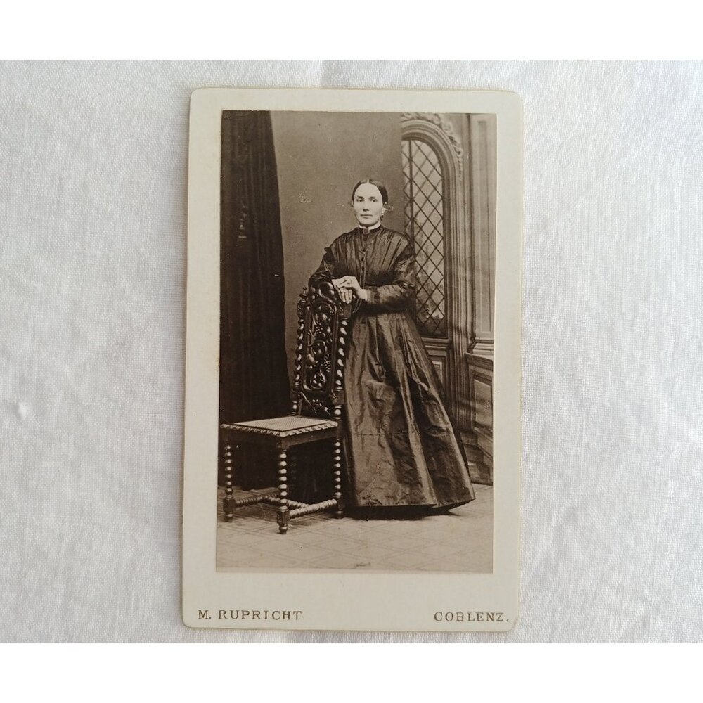 Antique CDV M Rupricht Coblenz, Victorian carte de visite studio portrait photo